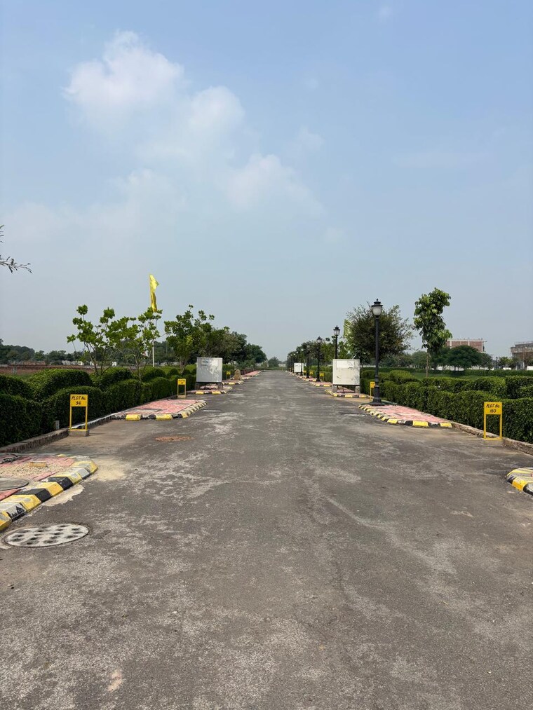  Parking, sector 75  302 Sq.Ft. Plot In Sector 75 Faridabad 10675362