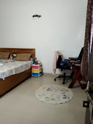 Team Area in 2 BHK Villa at Sector 21 – for Rent