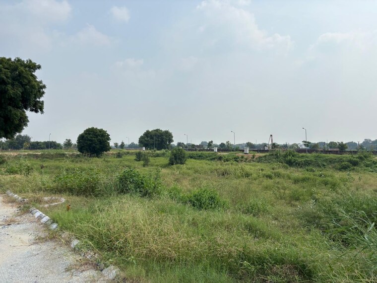 undefined, bptp-district-phase-2  140 Sq.Yd. Plot In Sector 84 Faridabad 10675372