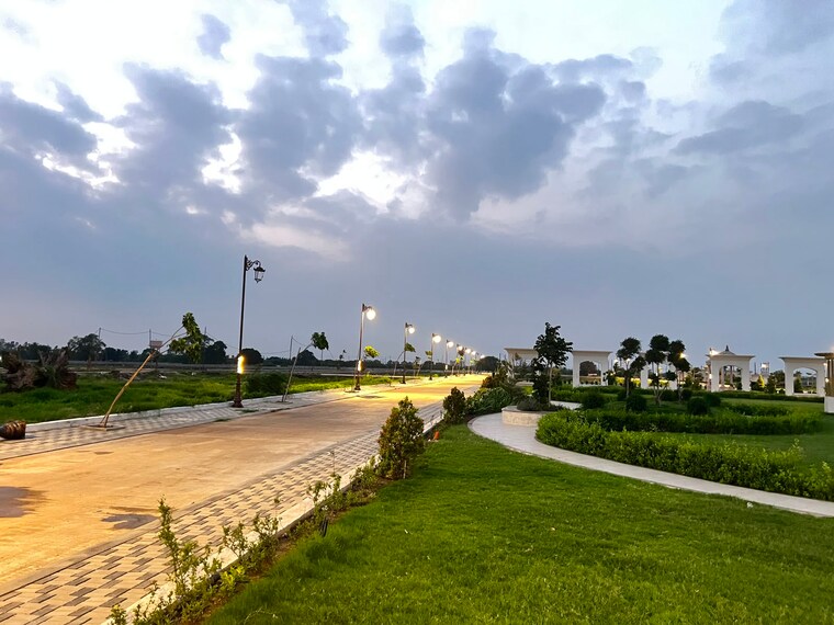 Garden, sky-diamond-city  800 Sq.Ft. Plot In Bada Bangarda Indore 10675378