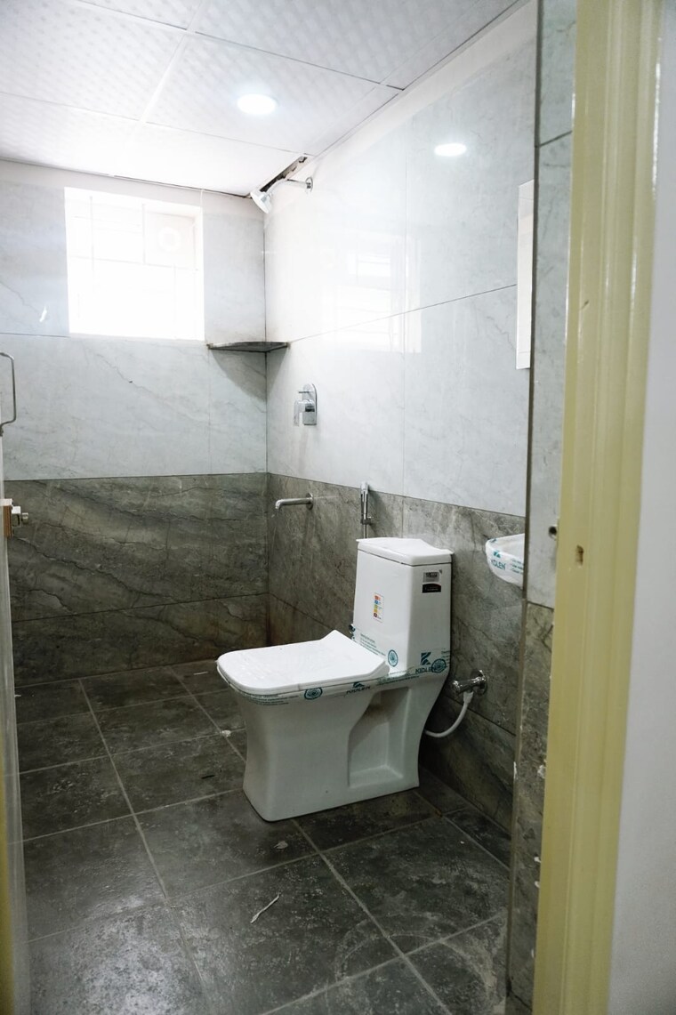 Bathroom, keerthi-residency-mahadevapura 2 Bedroom 1100 Sq.Ft. Apartment In Mahadevpura Bangalore 10675385
