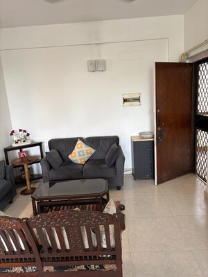 2 BHK Apartment For Rent in Eros Southend Apartments, Charmwood Village