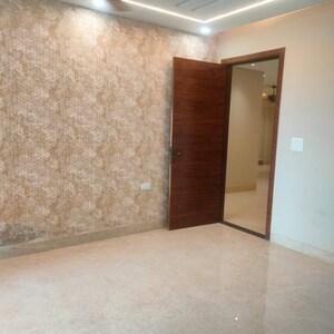 Room in 4 BHK Builder Floor at Sector 8 – for Sale