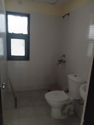 Bathroom in 4 BHK Apartment at Eros Brentwood Tower, Charmwood Village – for Rent