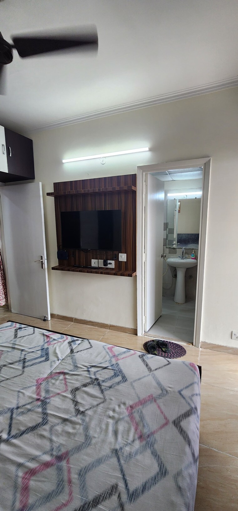 Living Room, gaur-city-2-14th-avenue 2 Bedroom 1040 Sq.Ft. Apartment In Sector 16c Greater Noida Greater Noida 10675409