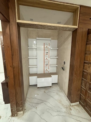  3 BHK Builder Floor at Sector 8 – for Sale