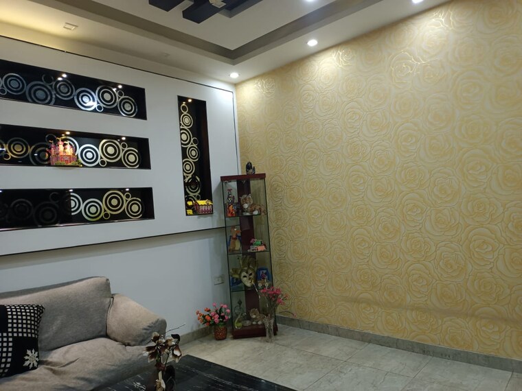 Room, sector 8 3 Bedroom 1800 Sq.Ft. Builder Floor In Sector 8 Faridabad 10675416