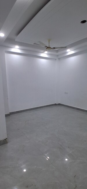 Room in 3 BHK Builder Floor at Mehrauli – for Sale