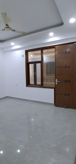 Room in 3 BHK Builder Floor at Mehrauli – for Sale