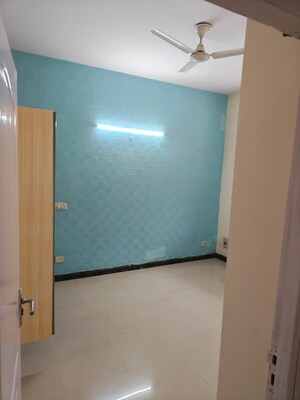Room in 3 BHK Apartment at Express Garden, Vaibhav Khand – for Sale