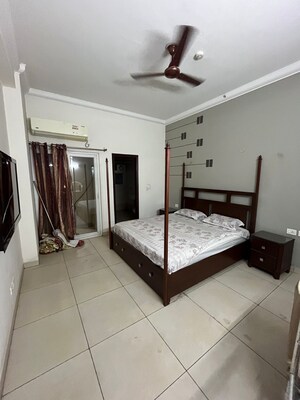 Room in 3 BHK Apartment at JM Aroma, Sector 75 – for Rent