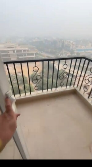 3 BHK Apartment For Rent in Emaar Emerald Estate, Sector 65