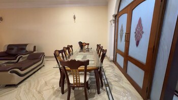 3 BHK Flat for Sale in Vikas Puri, Delhi