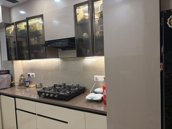 4 BHK Flat for Sale in Vikas Puri, Delhi