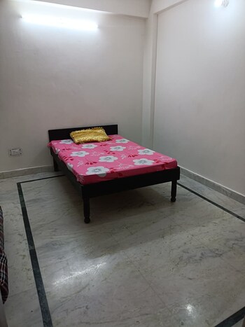 1 RK Builder Floor for Rent in Ignou Road, Delhi