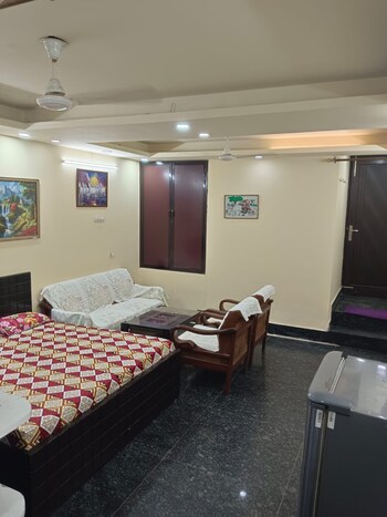 Studio Builder Floor for Rent in Lajpat Nagar 4, Delhi