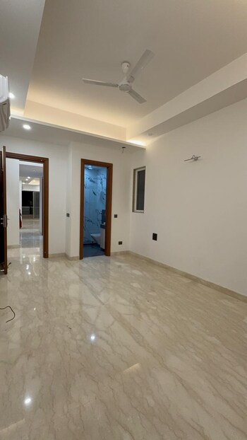 3 BHK Builder Floor for Sale in Shivalik Colony, Delhi