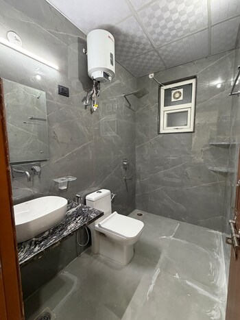 2 BHK Builder Floor for Rent in Aya Nagar, Delhi
