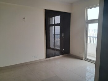 Amrapali Platinum