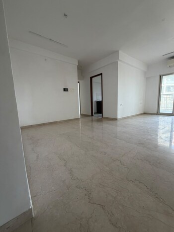 3 BHK Flat for Sale in Juhu, Mumbai