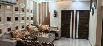 3 BHK Builder Floor for Sale in Indrapuram, Ghaziabad
