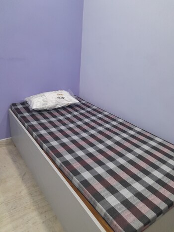 Pg for Rent in Rohini Sector 11, Delhi