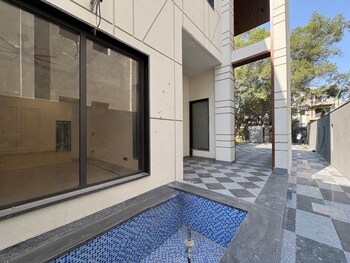 5 BHK Villa for Sale in Vasant Kunj, Delhi
