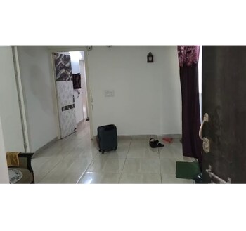 Gaur City 7th Avenue