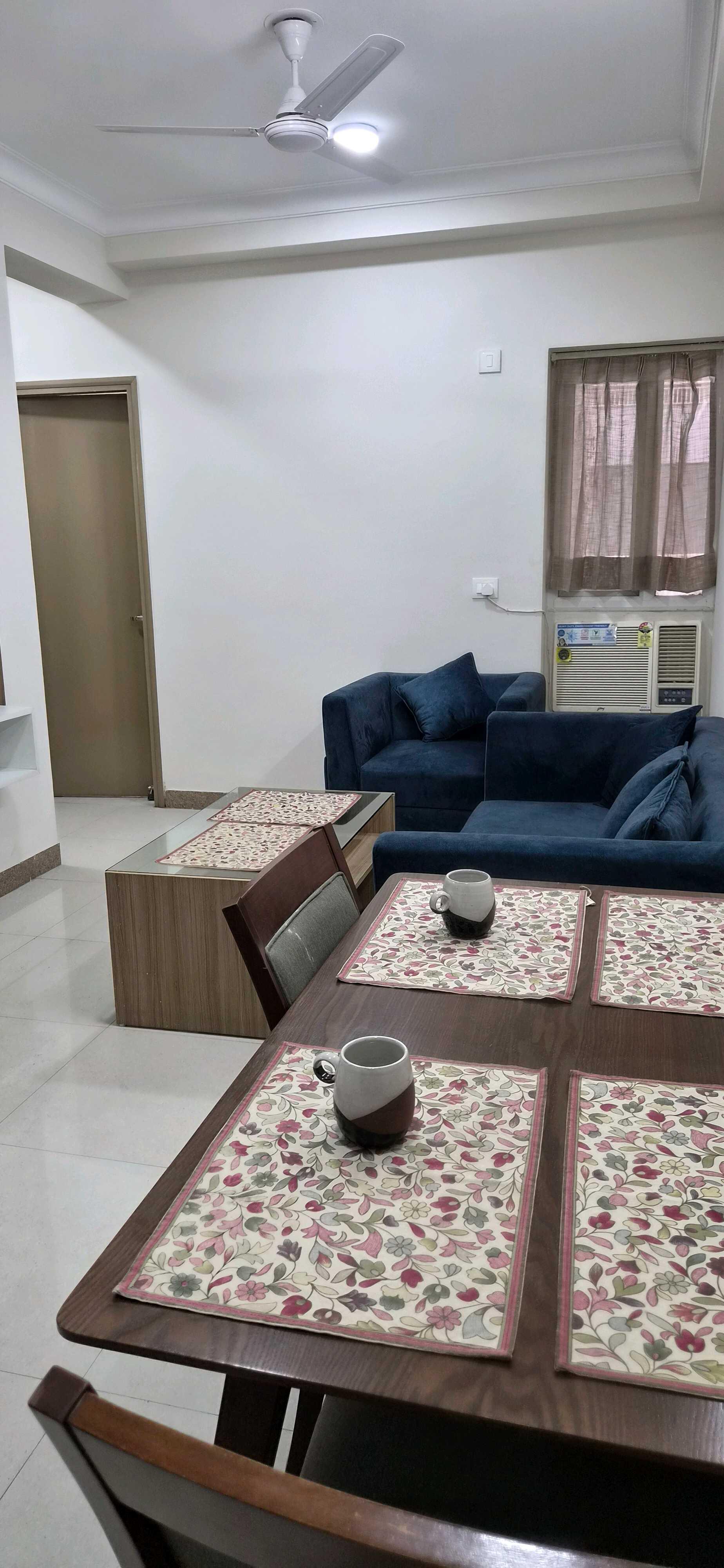 Rental 2 Bedroom 1200 Sq.Ft. Builder Floor in Sector 23 Gurgaon - 10689470