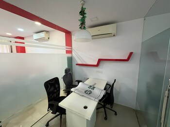 Sahar Plaza