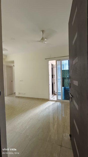 Gaur City 7th Avenue