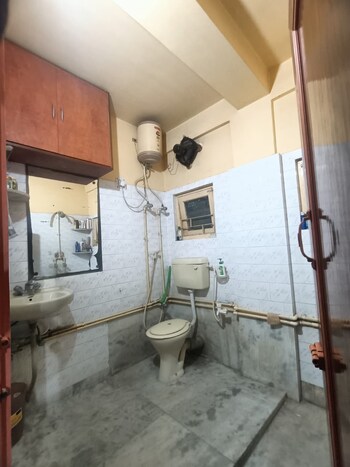 2 BHK Flat for Sale in Jadavpur, Kolkata
