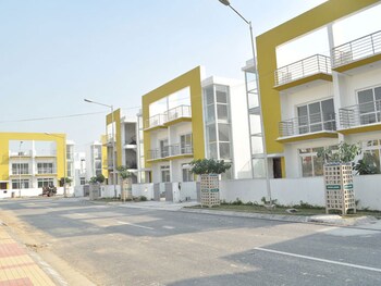 BPTP Parklands Villa