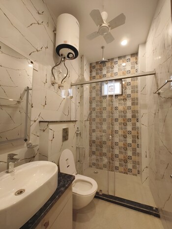 3 BHK Builder Floor for Rent in Chittaranjan Park, Delhi