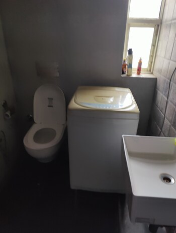 2 BHK Flat for Rent in Ip Extension, Delhi