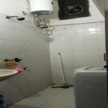 1 BHK House for Rent in Panchsheel Vihar, Delhi
