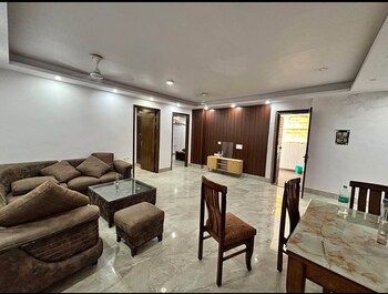 3 BHK Builder Floor for Rent in Chattarpur, Delhi