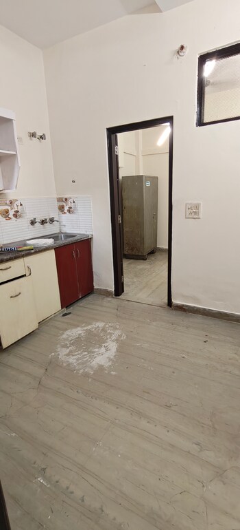 1 BHK Builder Floor for Rent in Rohini Sector 8, Delhi