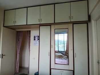Naiknavare Garnet Residency