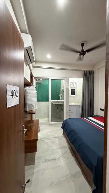 1 RK Builder Floor for Rent in Sector 43, Gurgaon