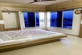 3 BHK Builder Floor for Sale in Sector 76, Noida
