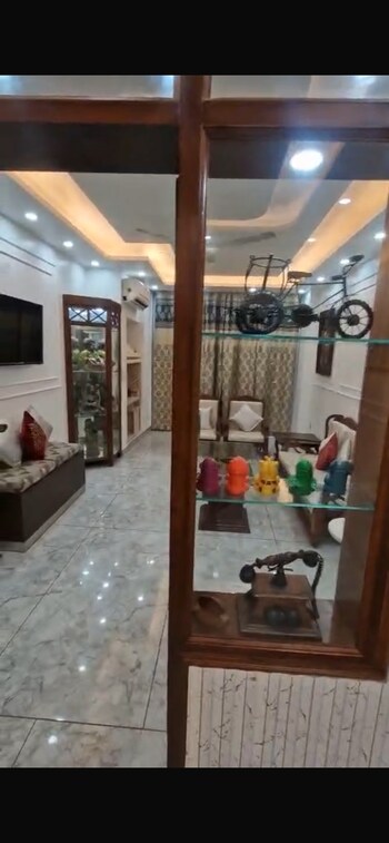 6+ BHK House for Sale in Sector 31, Noida