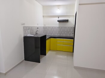 1.5 BHK Flat for Rent in Thane West, Thane