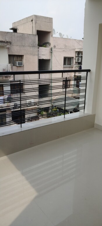4 BHK Flat for Rent in Sarita Vihar, Delhi