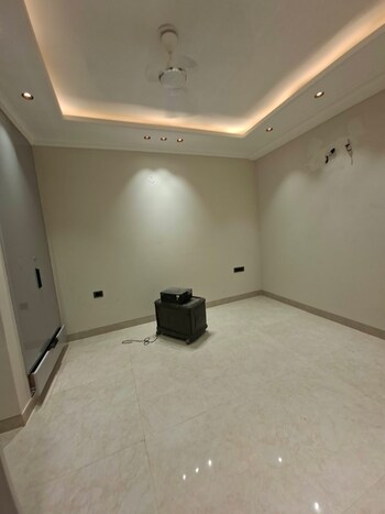 3 BHK Builder Floor for Rent in Chattarpur, Delhi