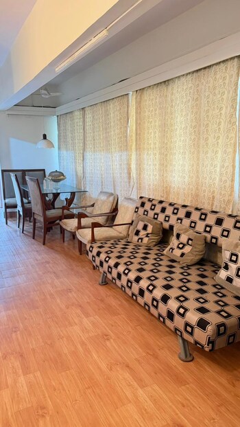 2 BHK Flat for Rent in Khar West, Mumbai