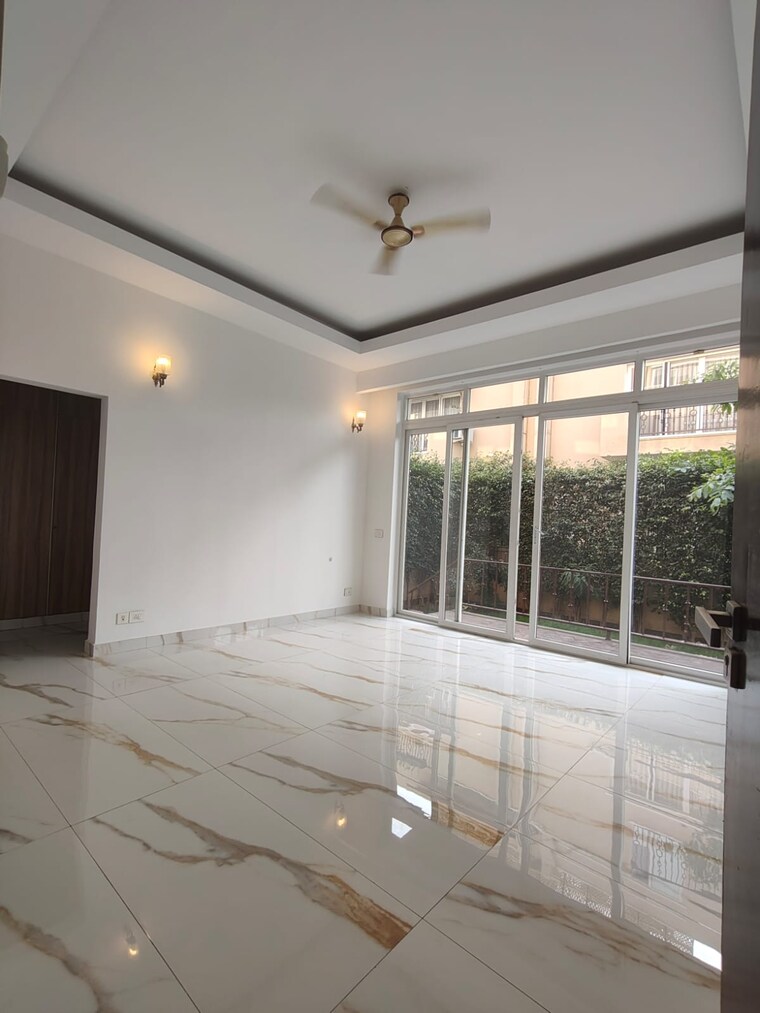 Room, emaar-marbella 5 Bedroom 8120 Sq.Ft. Villa In Sector 66 Gurgaon 10704541