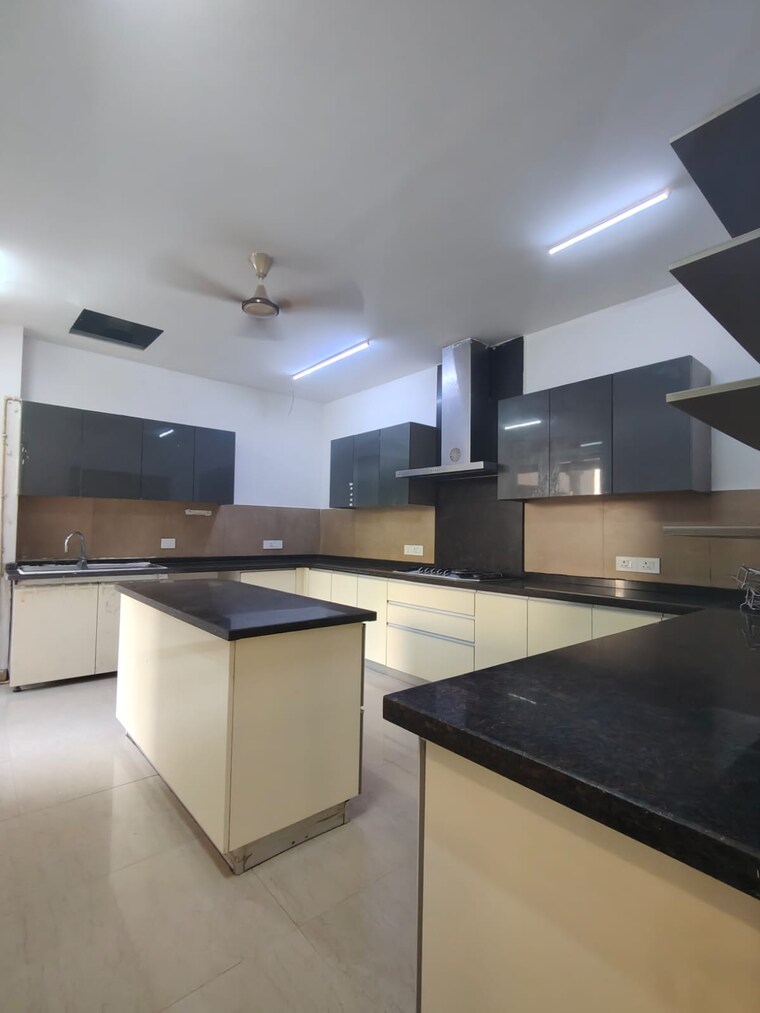Kitchen, emaar-marbella 5 Bedroom 8120 Sq.Ft. Villa In Sector 66 Gurgaon 10704541