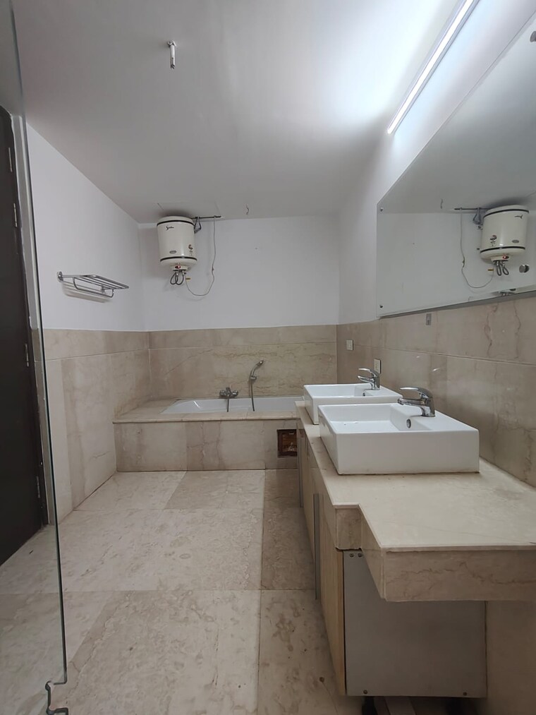 Kitchen, emaar-marbella 5 Bedroom 8120 Sq.Ft. Villa In Sector 66 Gurgaon 10704541