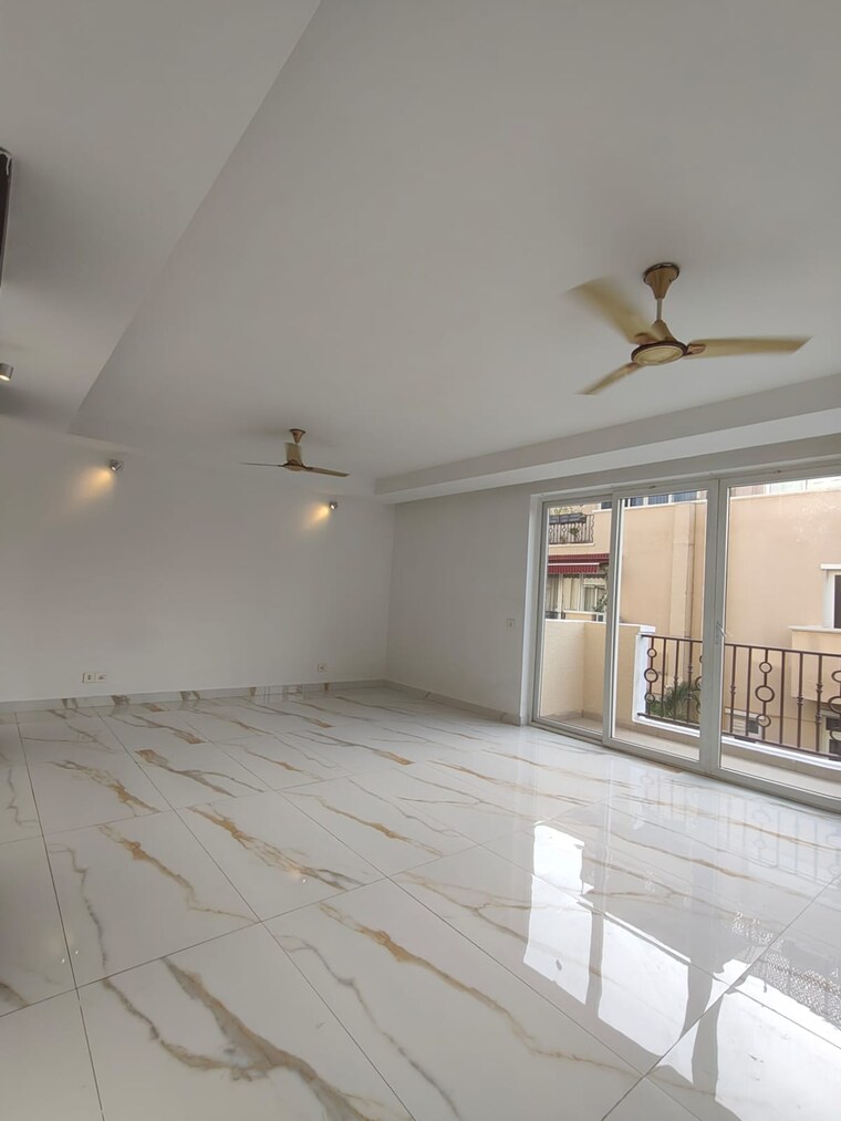 Balcony, emaar-marbella 5 Bedroom 8120 Sq.Ft. Villa In Sector 66 Gurgaon 10704541